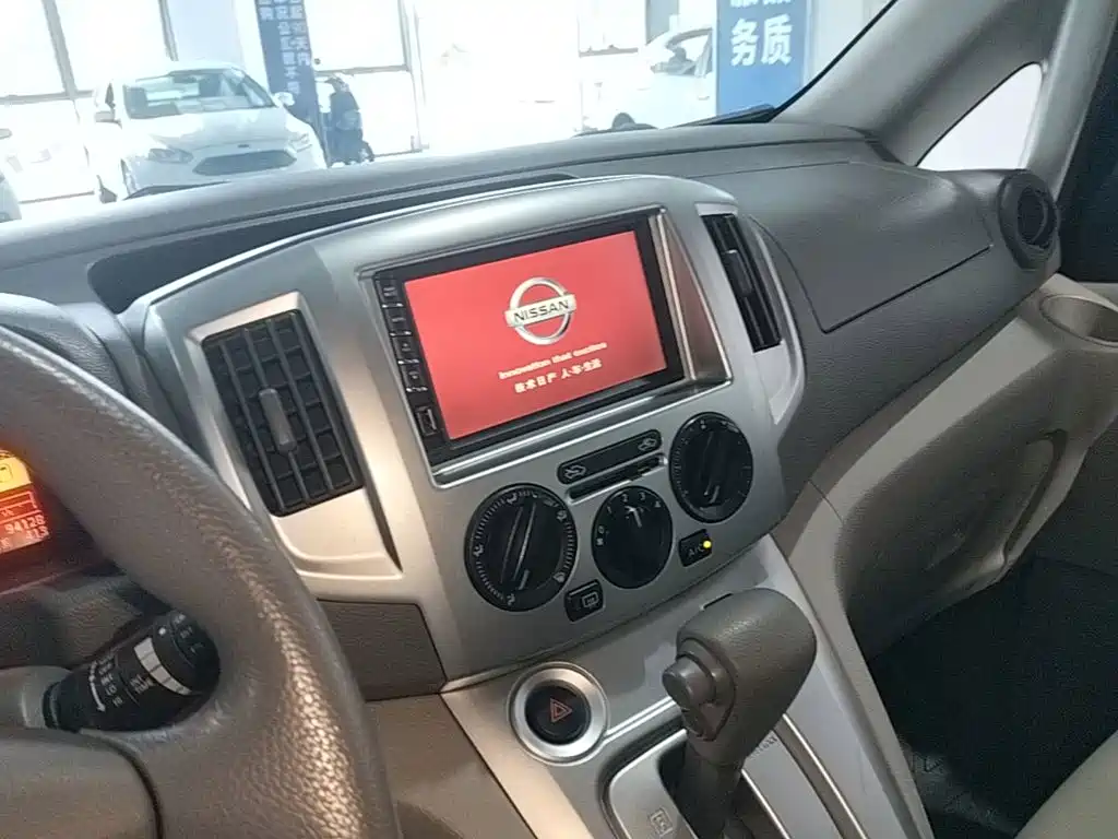 Nissan NV200 — миниатюра 13