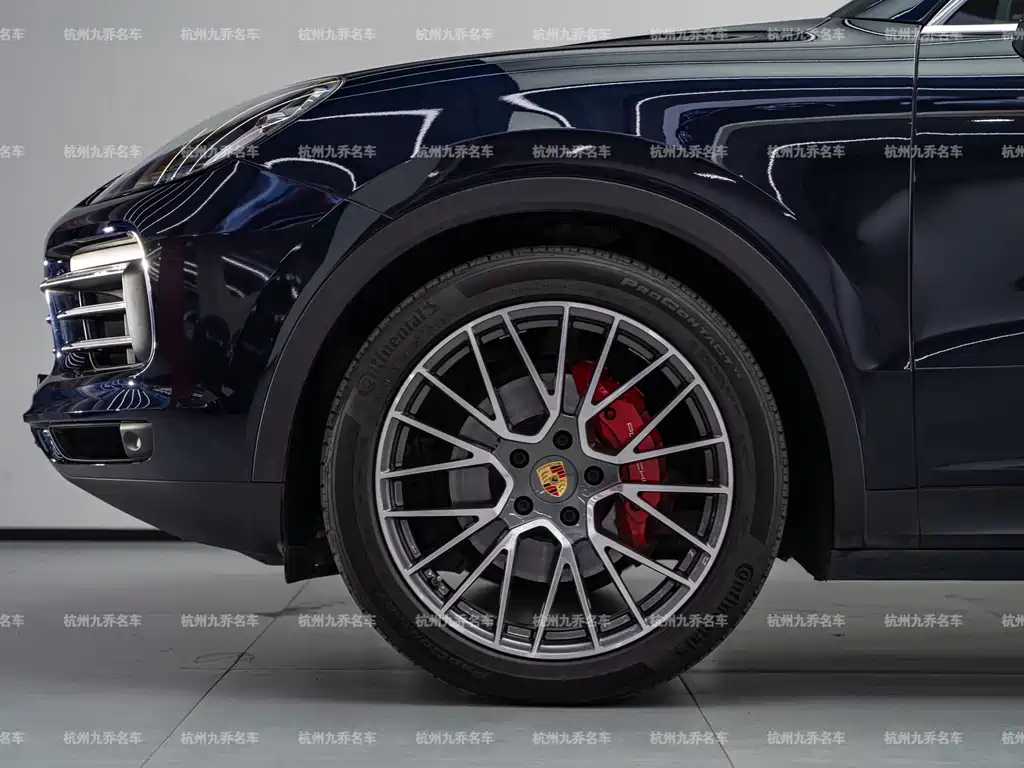 Porsche Cayenne — миниатюра 9
