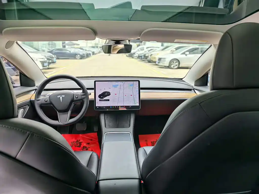 Tesla Model 3 — миниатюра 9
