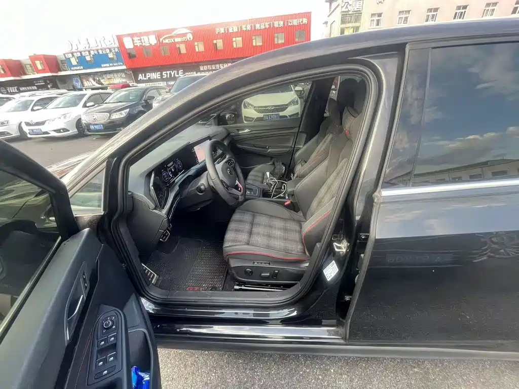 Volkswagen Golf GTI — миниатюра 5