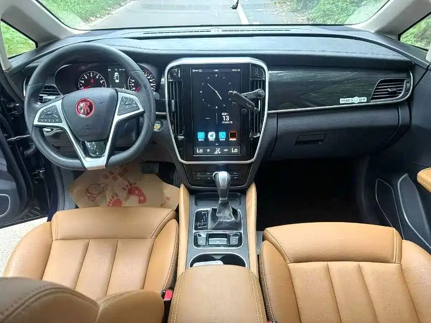 BYD MAX — миниатюра 8