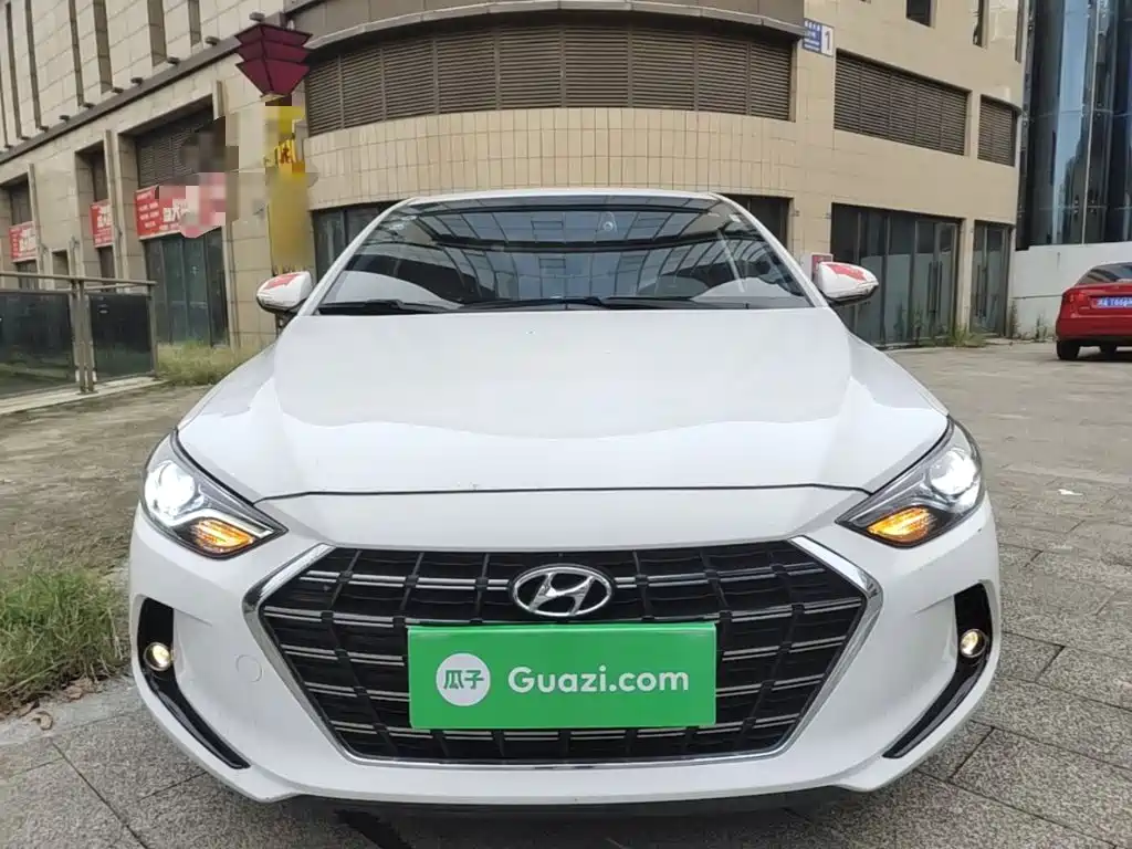 Hyundai Elantra — миниатюра 3