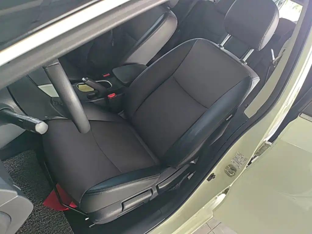 Nissan Tiida — миниатюра 15