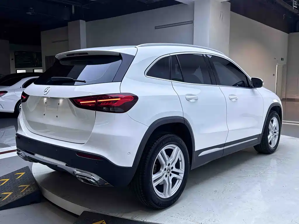 Mercedes-Benz GLA — миниатюра 6