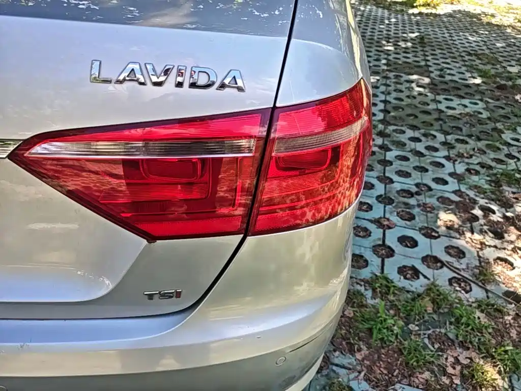 Volkswagen Lavida — миниатюра 8