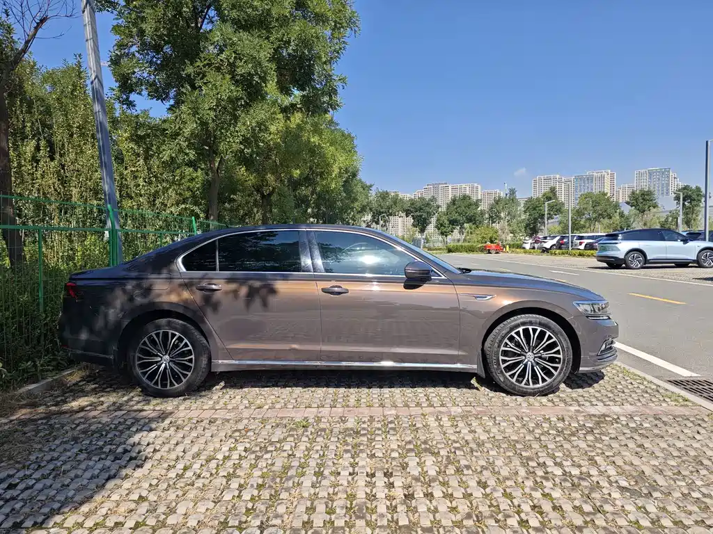 Volkswagen Phideon — миниатюра 4