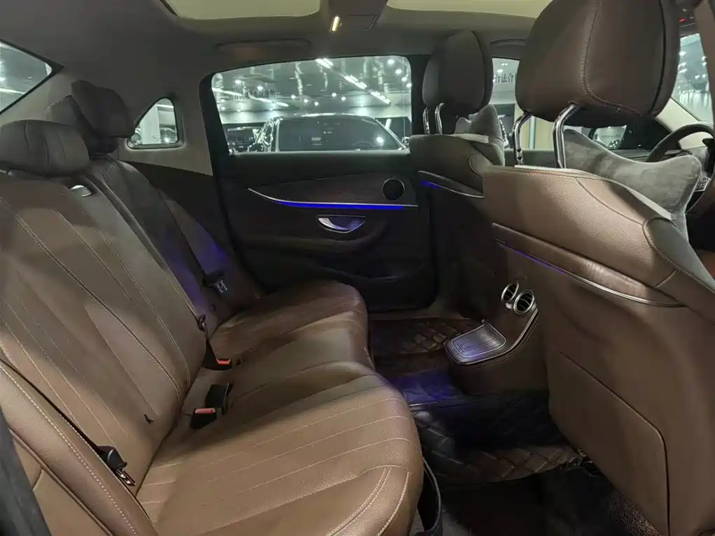 Mercedes-Benz E-Class — миниатюра 16
