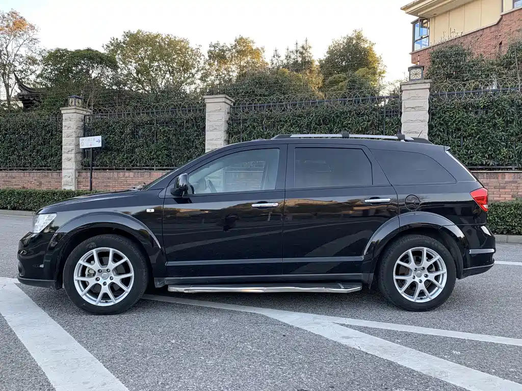 Dodge Journey — миниатюра 6