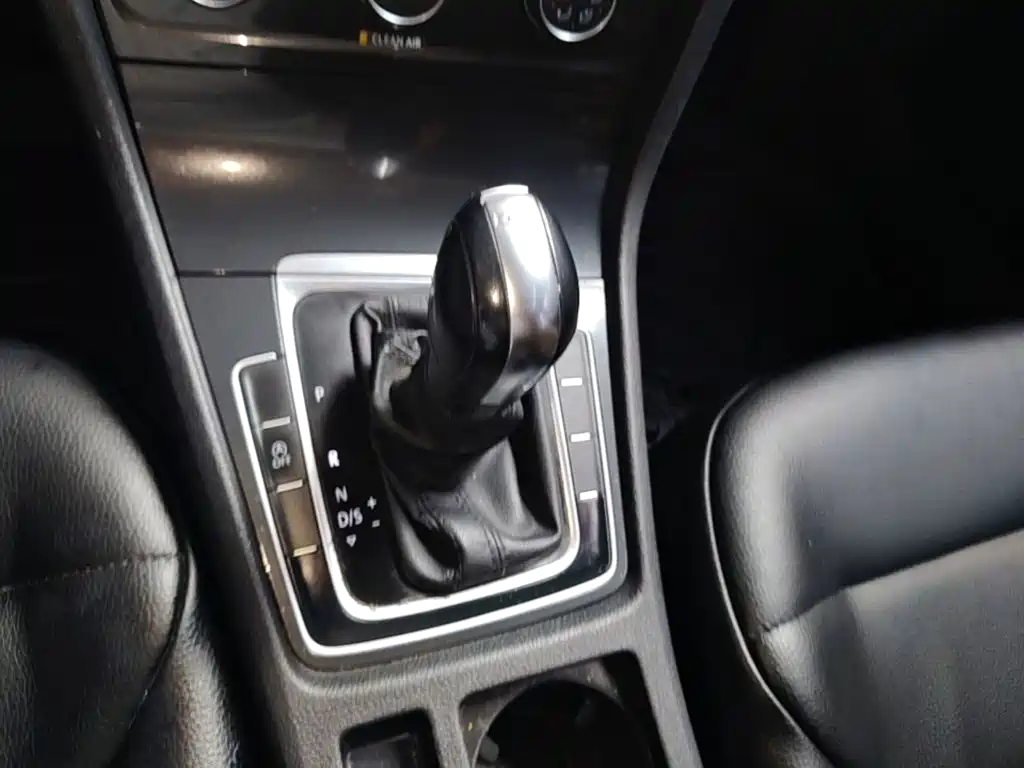 Volkswagen Golf — миниатюра 14