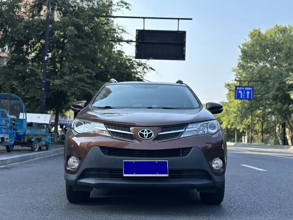 Toyota RAV4 — миниатюра 2