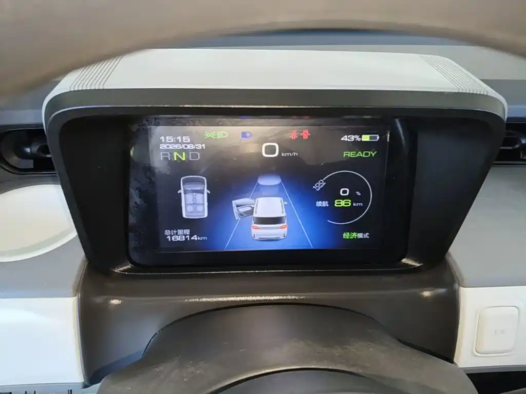 Wuling MINIEV — миниатюра 12