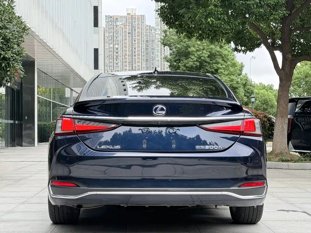 Lexus ES — миниатюра 7