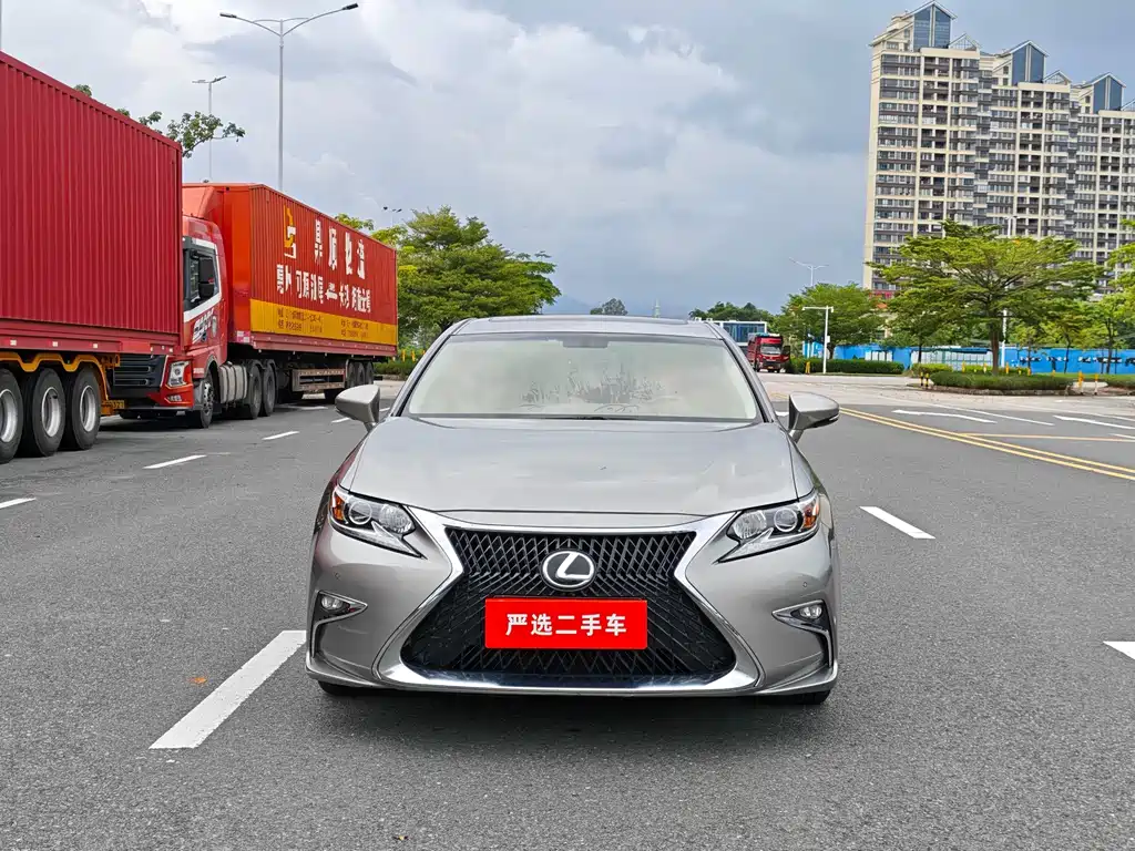 Lexus ES — миниатюра 4