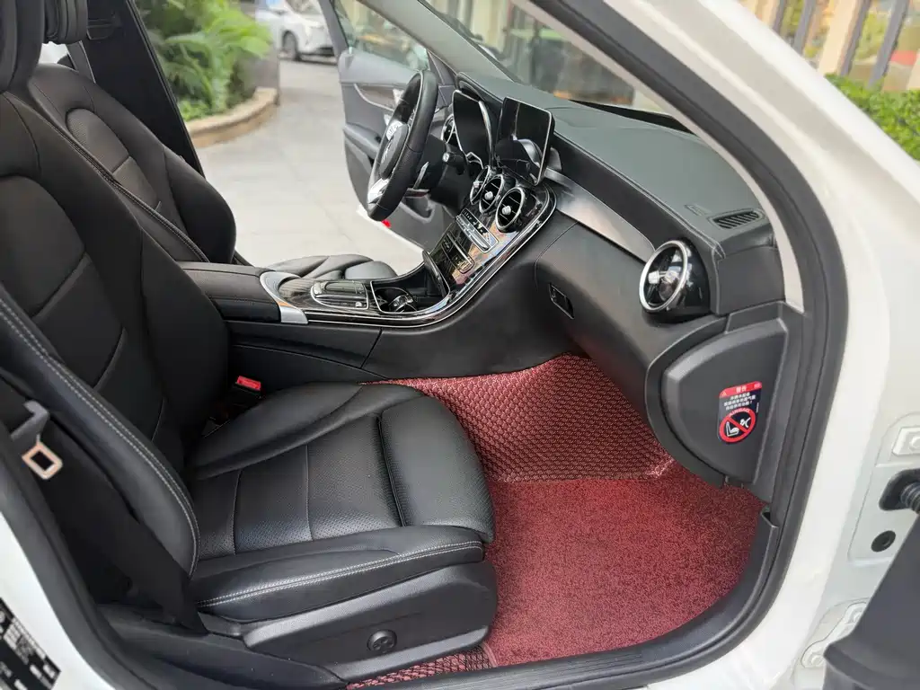 Mercedes-Benz C-Class — миниатюра 5