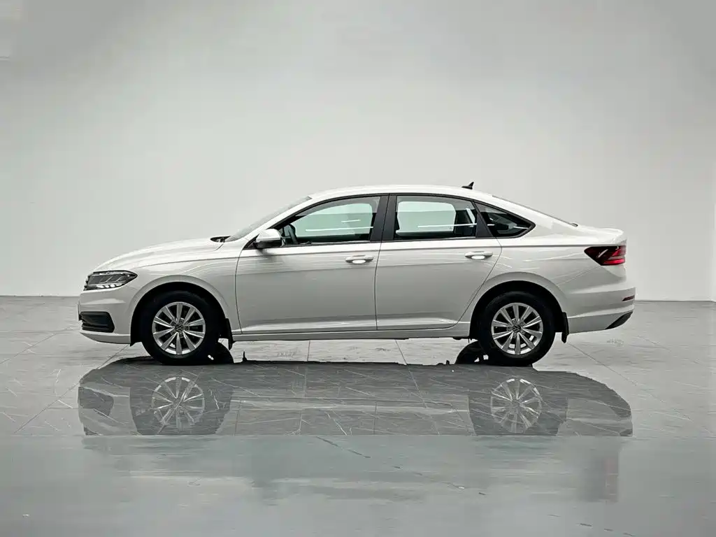 Volkswagen Lavida — миниатюра 3