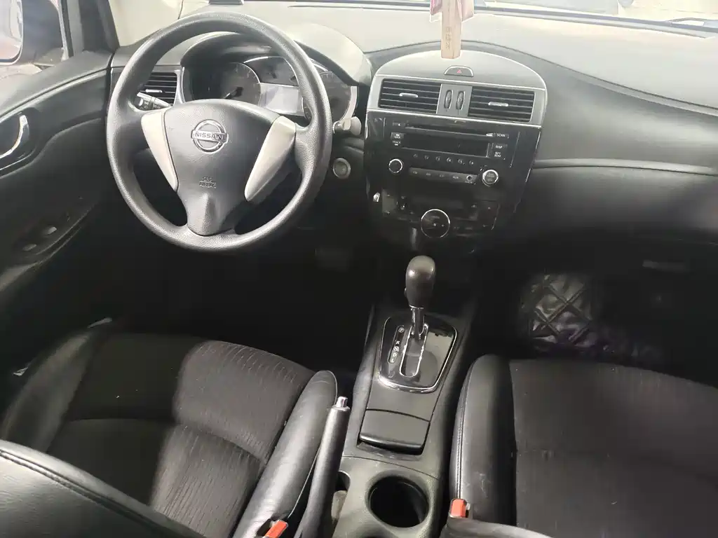 Nissan Tiida — миниатюра 4