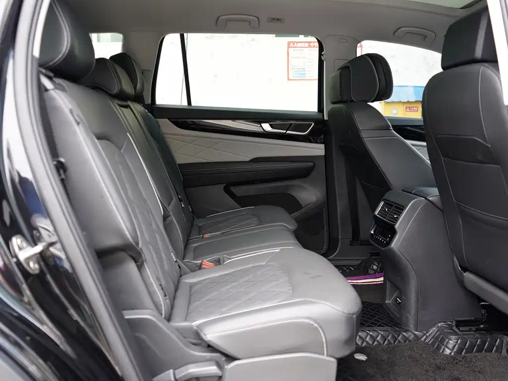 Volkswagen Teramont — миниатюра 6