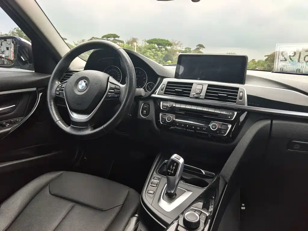 BMW 3 Series — миниатюра 8