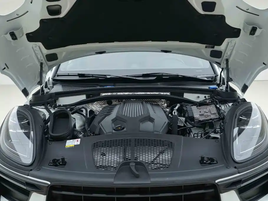 Porsche Macan — миниатюра 7
