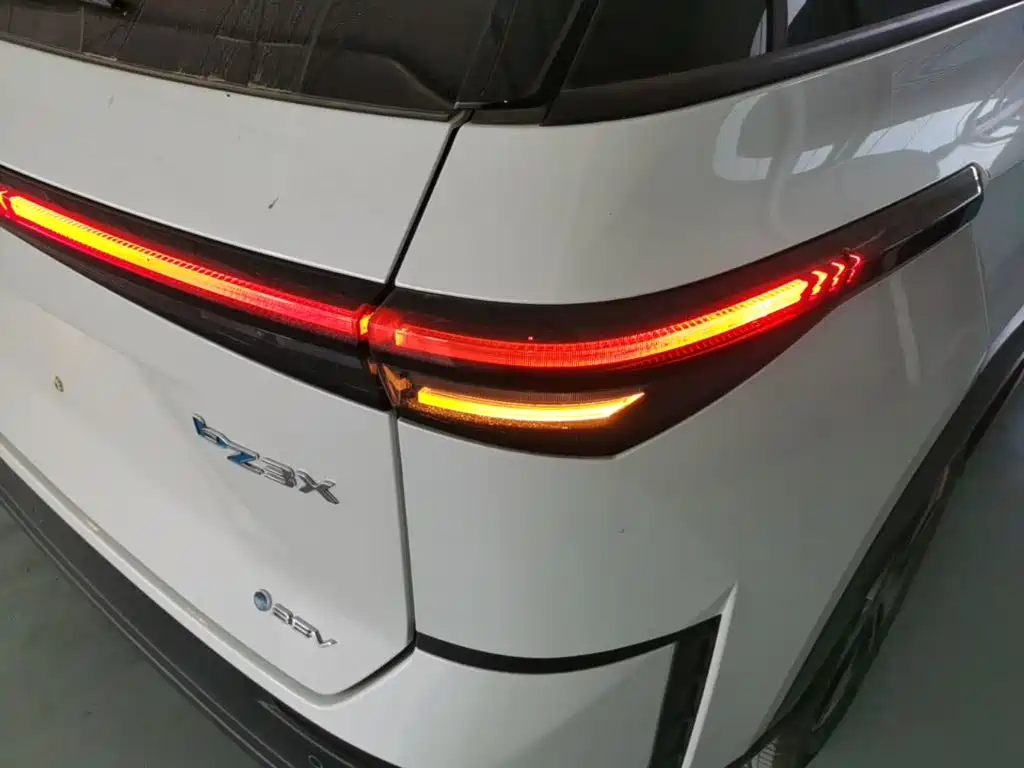 Toyota bZ3X — миниатюра 8