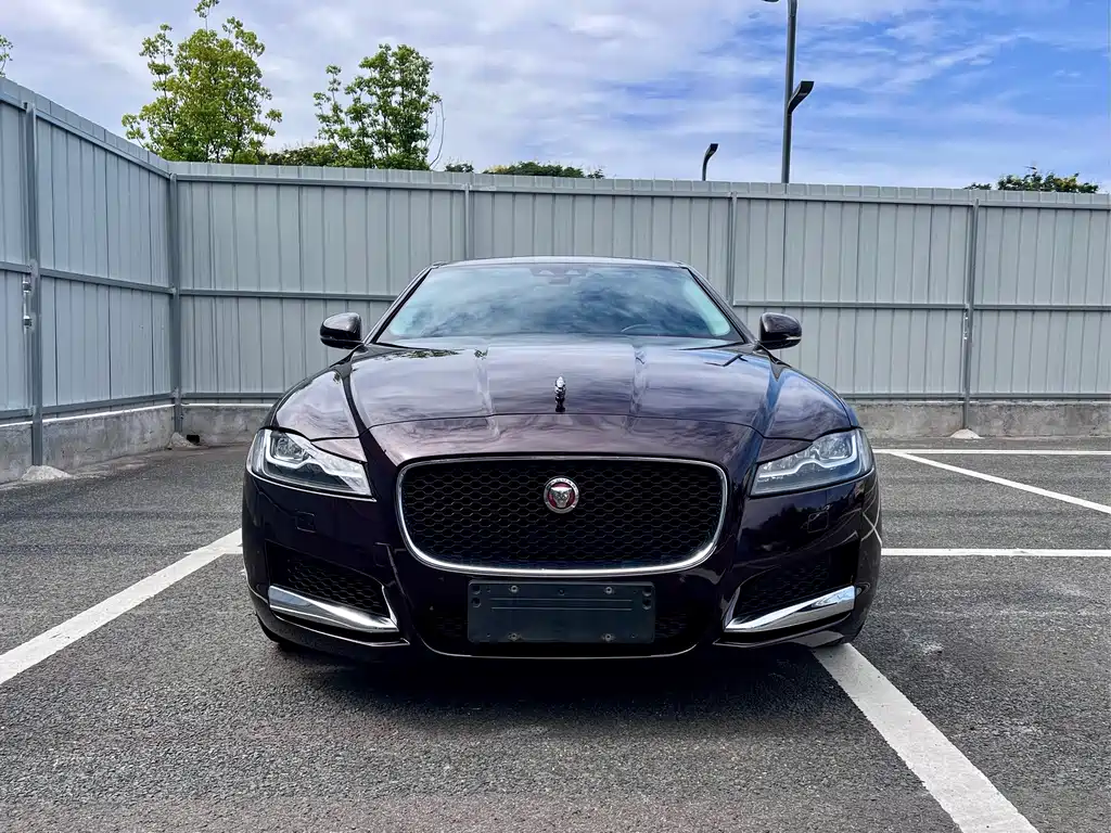 Jaguar XFL — миниатюра 2