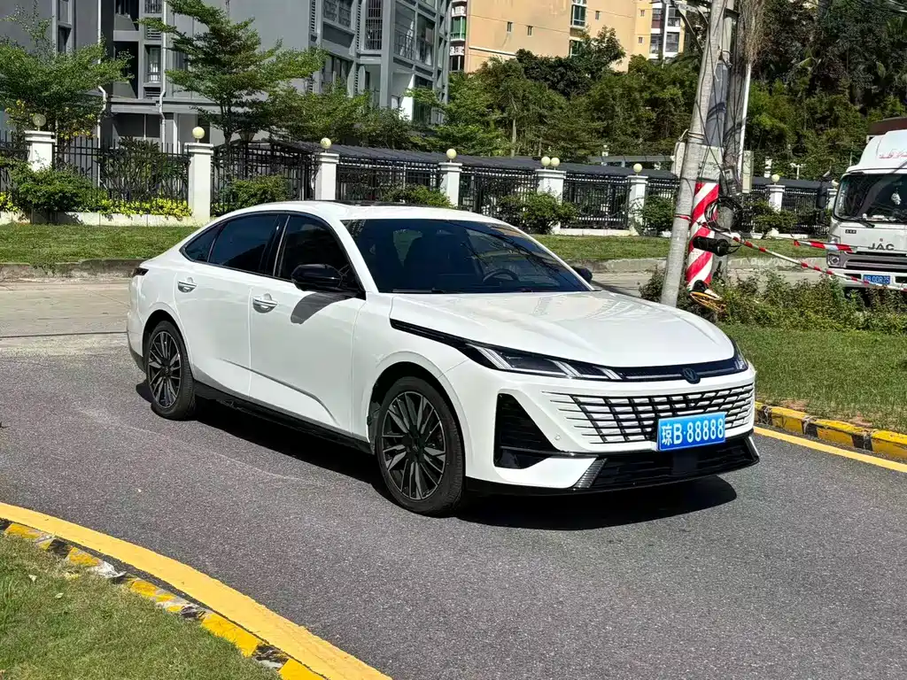 Changan Eado — миниатюра 3