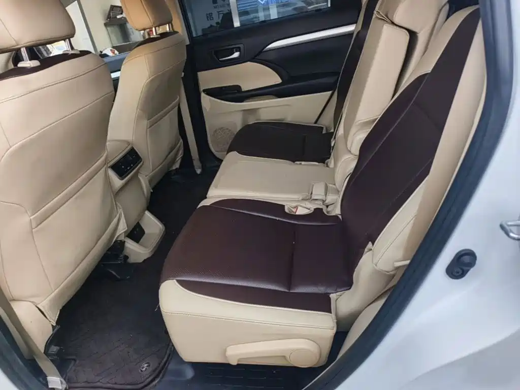 Toyota Highlander — миниатюра 17