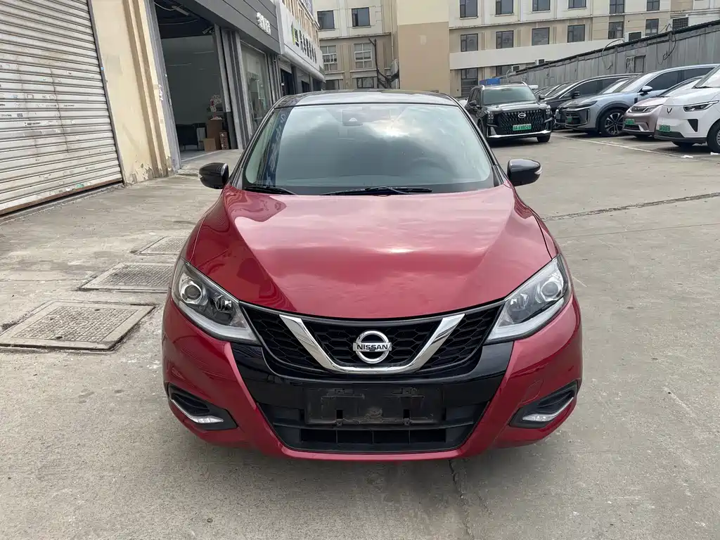 Nissan Tiida — миниатюра 2