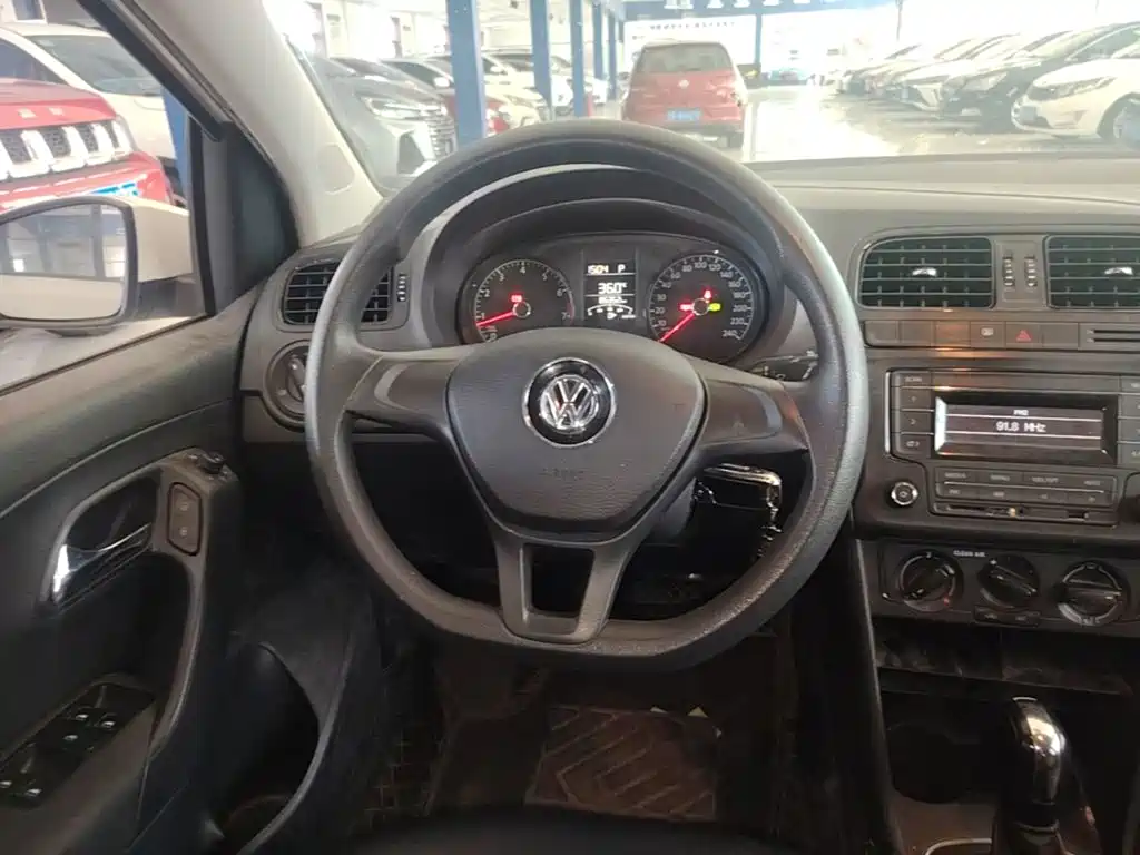 Volkswagen Polo — миниатюра 11