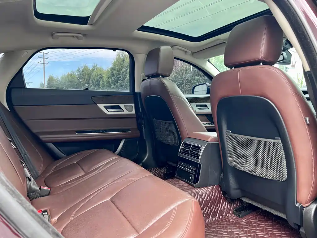 Jaguar XFL — миниатюра 15