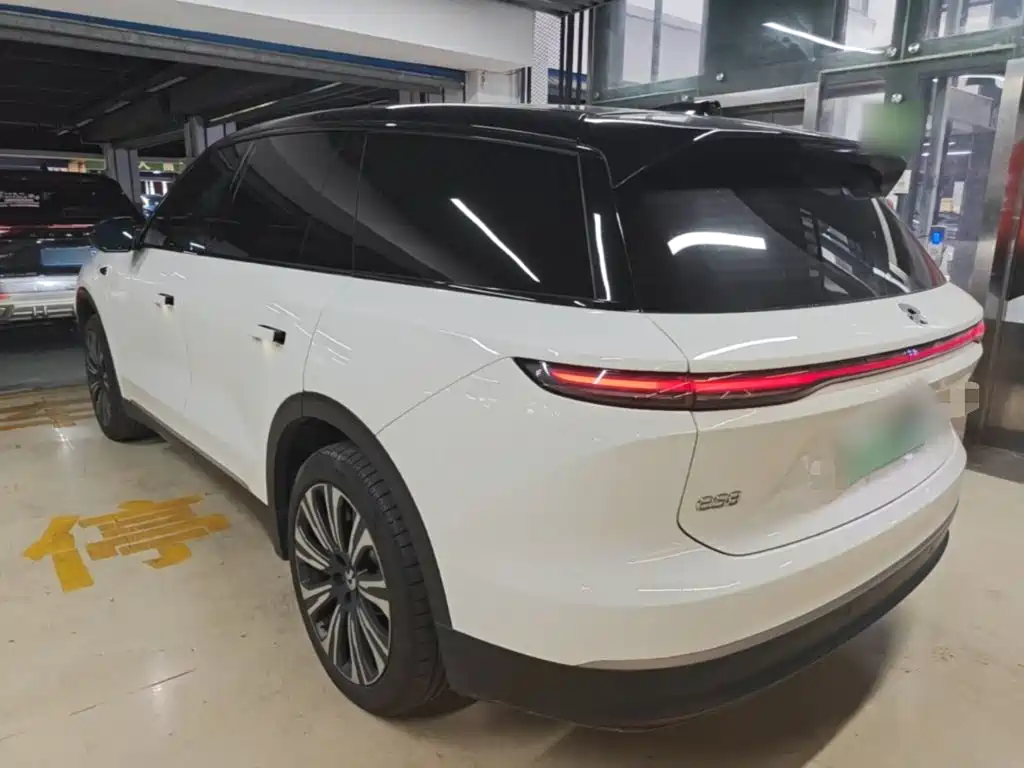 NIO ES8 — миниатюра 5