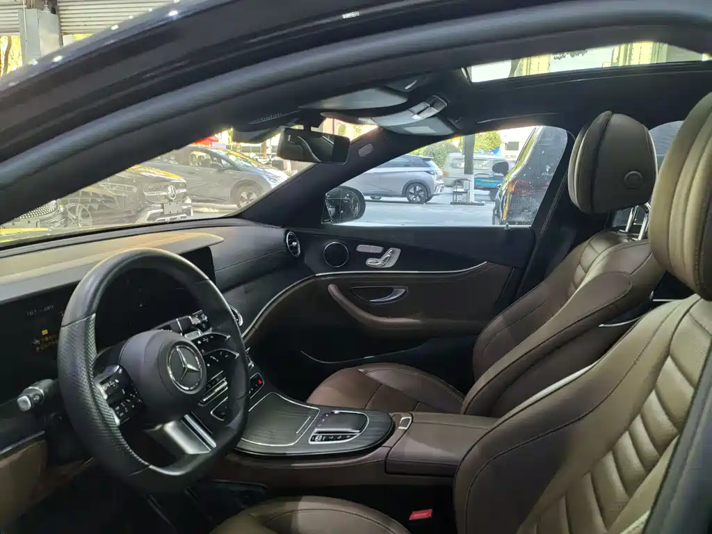 MERCEDES-BENZ E CLASS