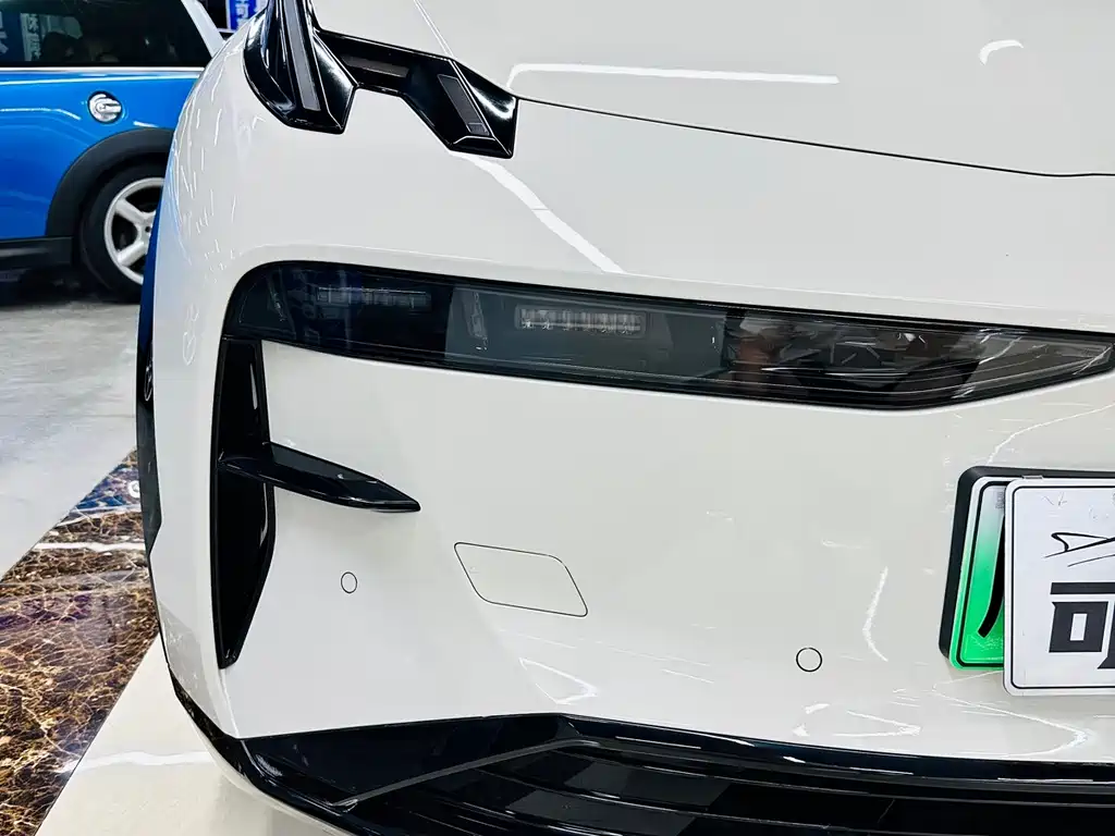 Zeekr X — миниатюра 10