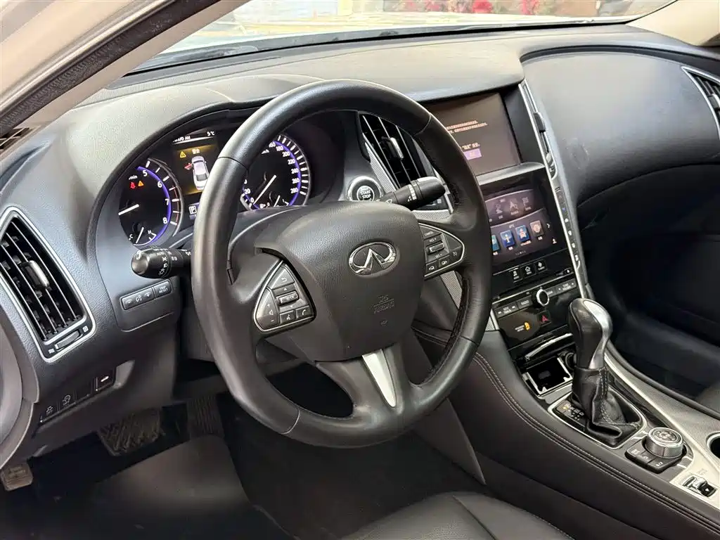 INFINITI Q50L