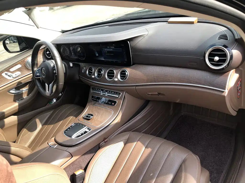 Mercedes-Benz E-Class — миниатюра 16