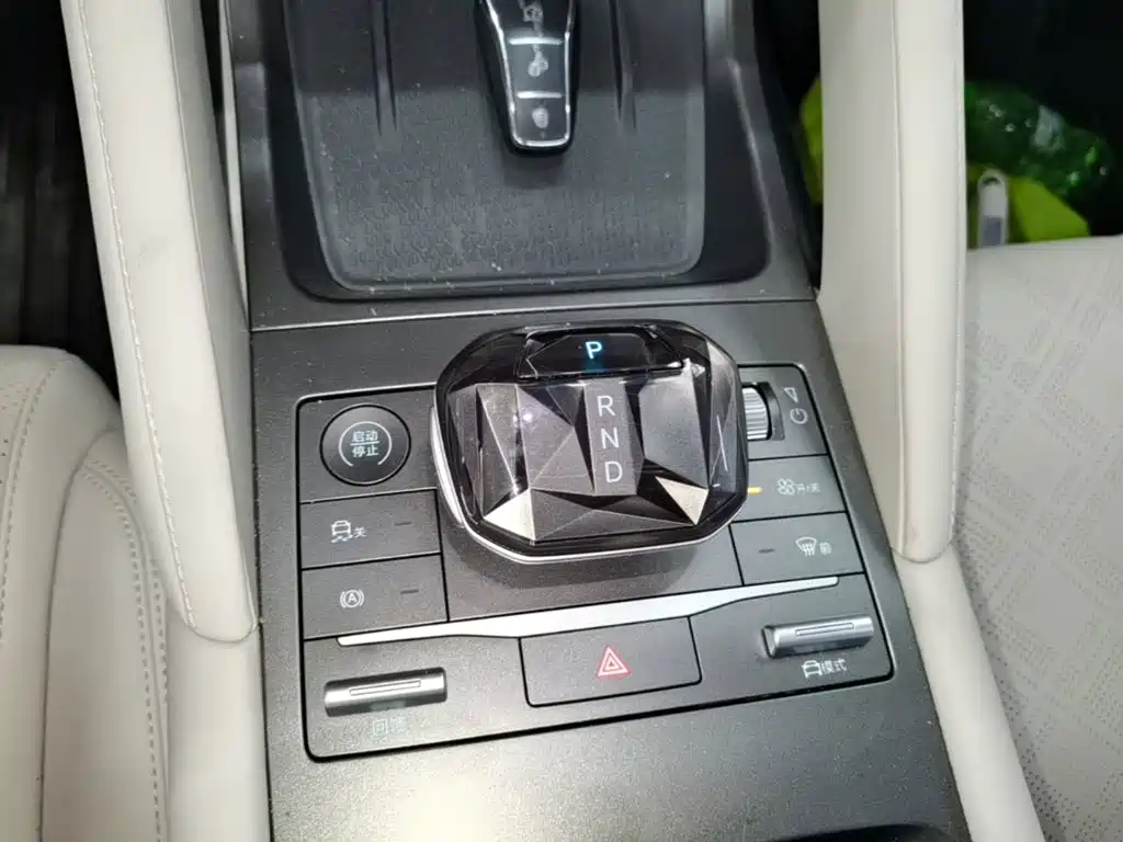BYD Yuan UP — миниатюра 14