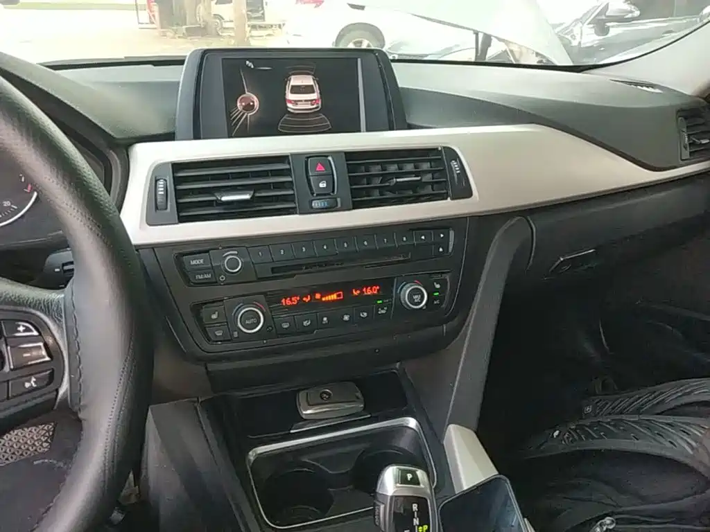 BMW 3 Series — миниатюра 13