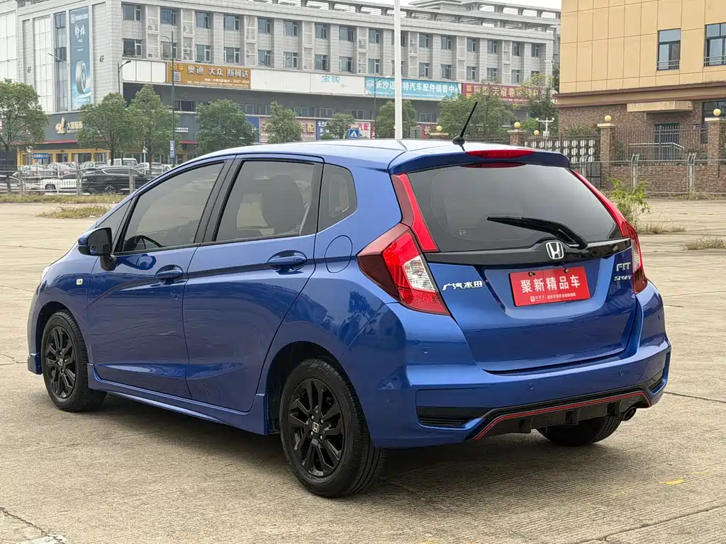 Honda Fit — миниатюра 6
