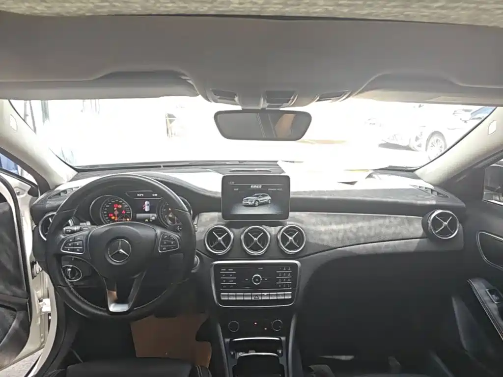 Mercedes-Benz GLA — миниатюра 10
