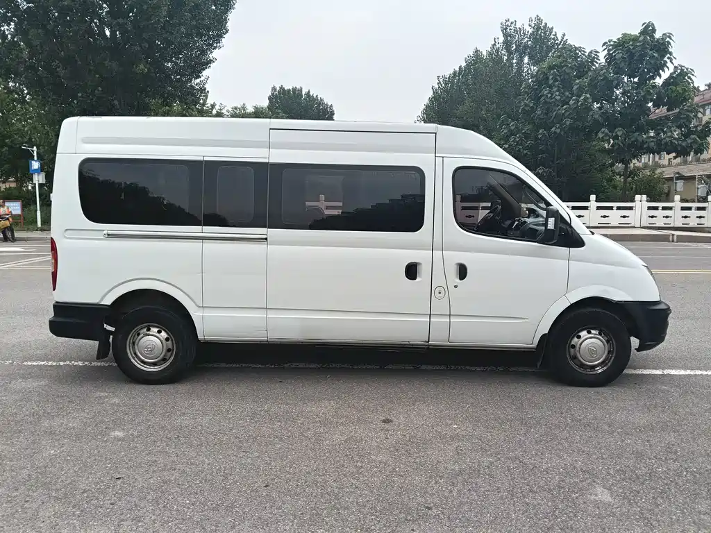 Maxus V80 — миниатюра 4