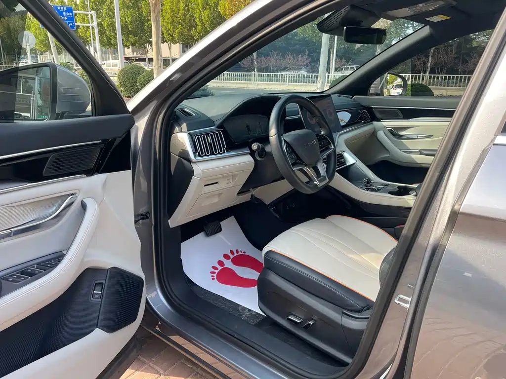 BYD PLUS New Energy — миниатюра 7