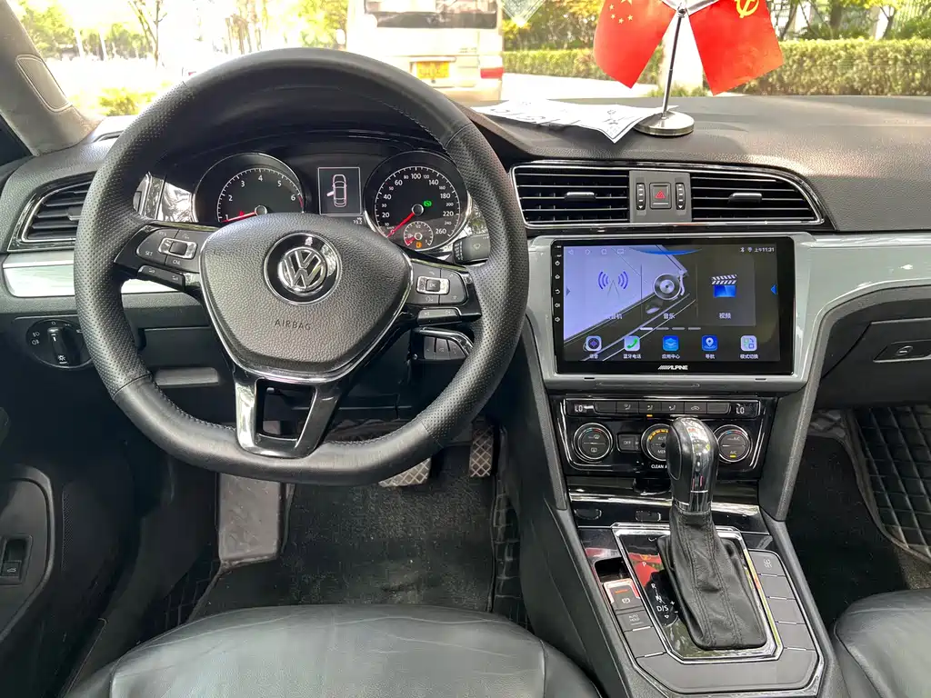 Volkswagen Lamando — миниатюра 10