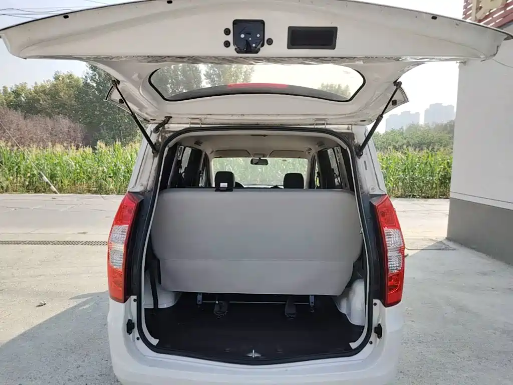 Wuling Hongguang — миниатюра 19