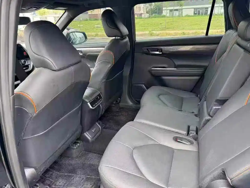 Toyota Crown Kluger — миниатюра 5