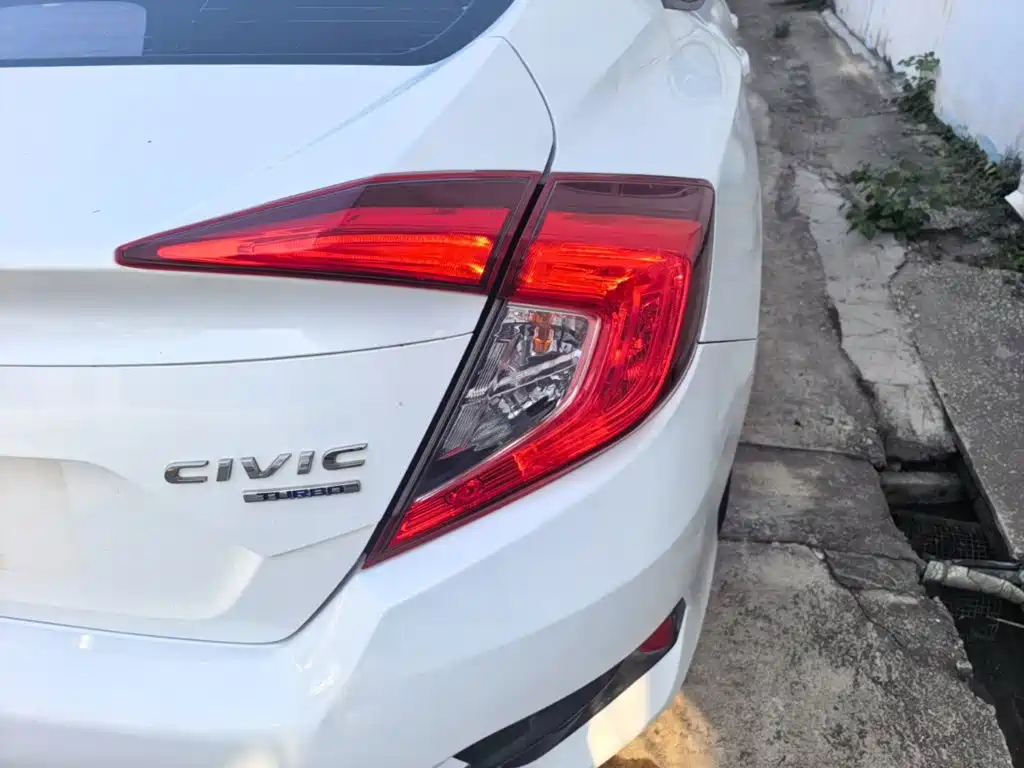 Honda Civic — миниатюра 8