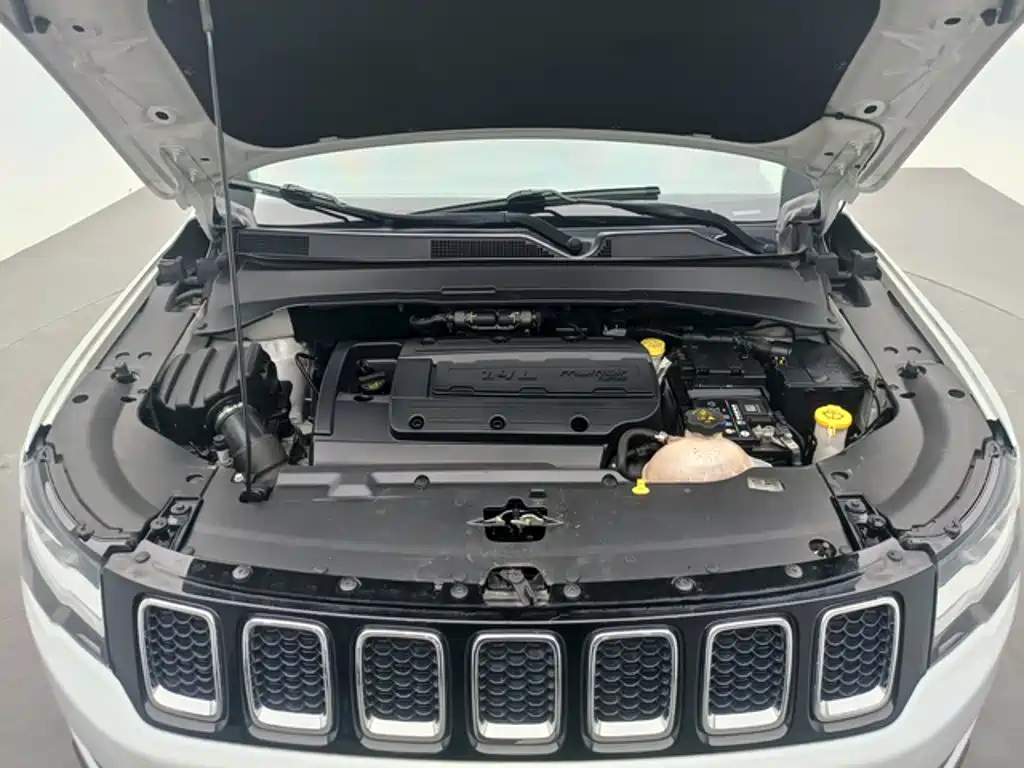 Jeep Compass — миниатюра 11