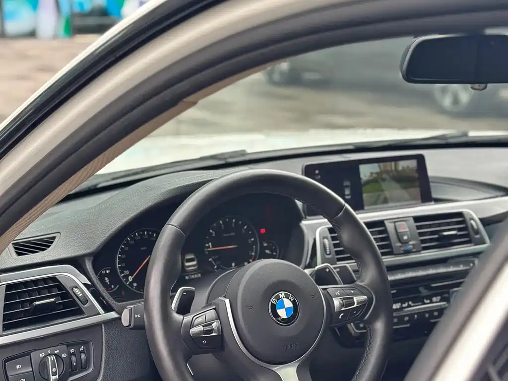 BMW 3 Series — миниатюра 17