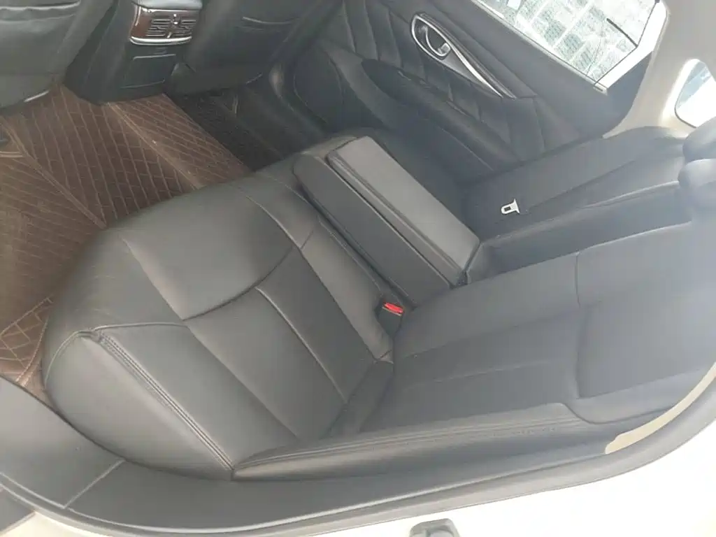 Infiniti Q70 — миниатюра 17