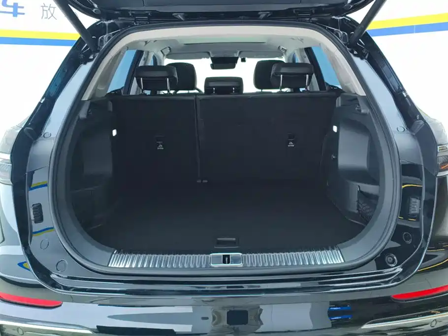 Hongqi HS5 2023 2.0T Pro