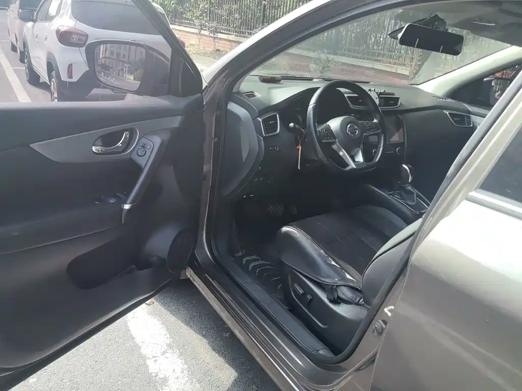 Nissan Qashqai — миниатюра 12